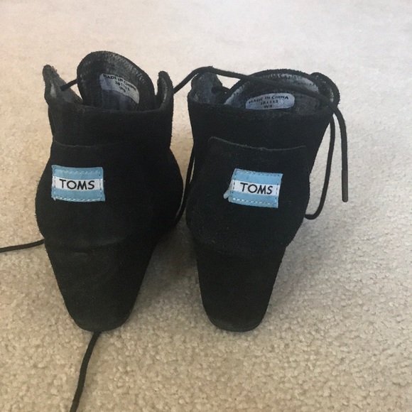 Boots - Picture 3 of 4